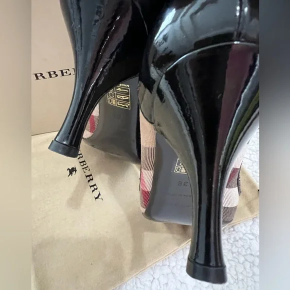 Burberry low heel size 8 - Picture 3 of 7